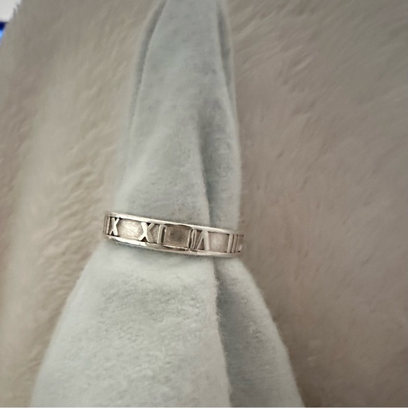 Tiffany & Co. Atlas™ Narrow Ring - Sterling Silver (Size 7.5) - Picture 3 of 6